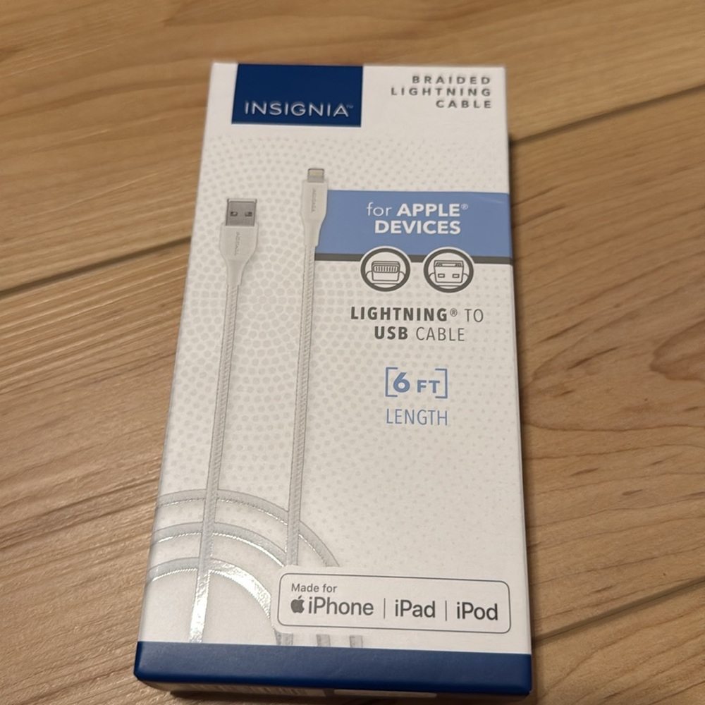 Insignia Lightning to USB charger cable